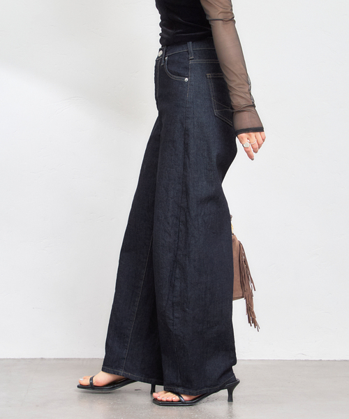 U by SPICK&SPAN(ユーバイスピックアンドスパン)の「SOMETHING / サムシング HANA CURVE TAPERED(デニムパンツ・レディース・ブルー/ネイビー・LARGE/X-SMALL/MEDIUM/SMALL)」の22枚目の写真