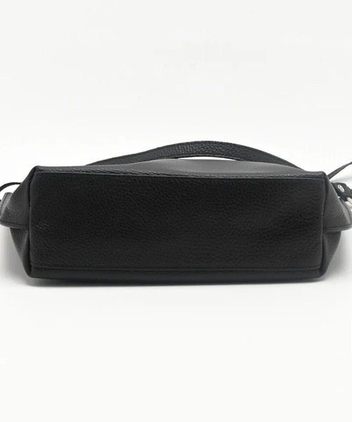 blancle(ブランクレ)の「blancle S.LEA DRAPE DRAWST BAG(ショルダーバッグ・レディース・ブラック/ベージュ系その他・FREE)」の9枚目の写真