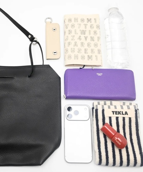 blancle(ブランクレ)の「blancle S.LEA DRAPE DRAWST BAG(ショルダーバッグ・レディース・ブラック/ベージュ系その他・FREE)」の6枚目の写真