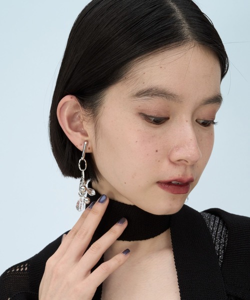 HARE(ハレ)の「クリアパーツメタルイヤリング(HARE)(イヤリング・レディース・シルバー・FREE)」の3枚目の写真