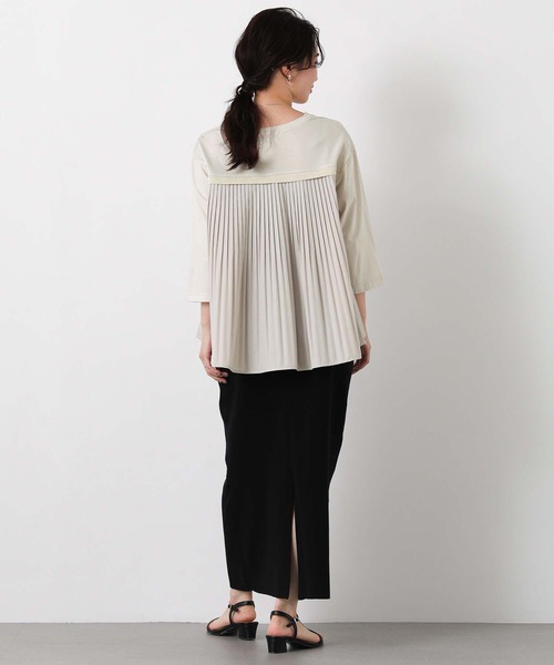 Gready Brilliant(グレディブリリアン)の「バックプリーツ脇ファスナーカットソー(Tシャツ/カットソー・レディース・ネイビー/グレイッシュベージュ・FREE)」の5枚目の写真