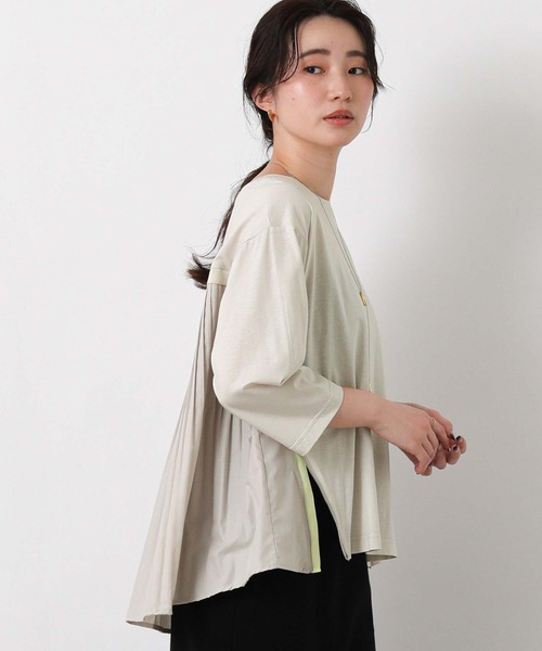 Gready Brilliant(グレディブリリアン)の「バックプリーツ脇ファスナーカットソー(Tシャツ/カットソー・レディース・ネイビー/グレイッシュベージュ・FREE)」の8枚目の写真