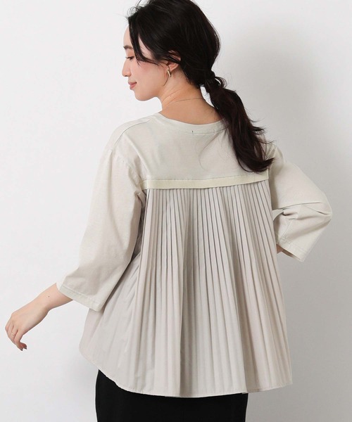 Gready Brilliant(グレディブリリアン)の「バックプリーツ脇ファスナーカットソー(Tシャツ/カットソー・レディース・ネイビー/グレイッシュベージュ・FREE)」の9枚目の写真