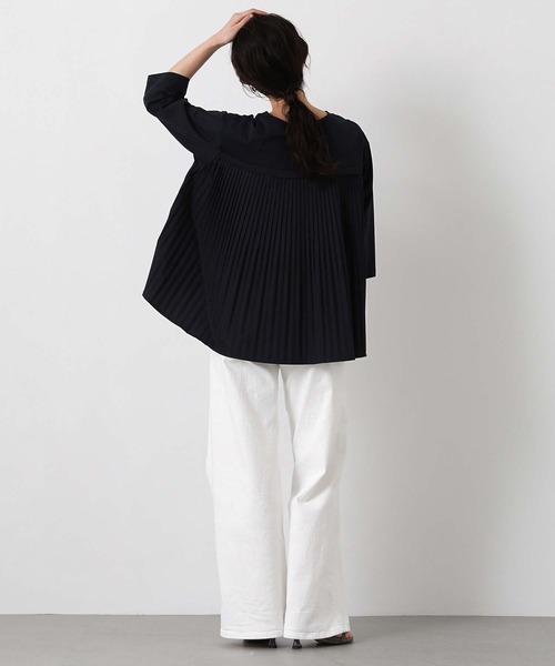 Gready Brilliant(グレディブリリアン)の「バックプリーツ脇ファスナーカットソー(Tシャツ/カットソー・レディース・ネイビー/グレイッシュベージュ・FREE)」の13枚目の写真