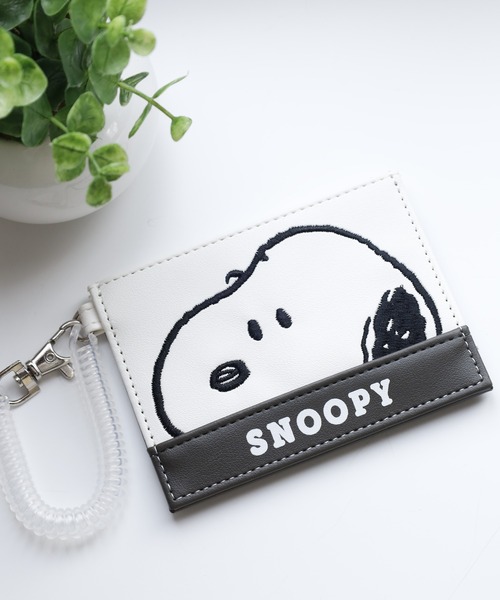 FUNALIVE（ファンアライブ）の「SNOOPY スヌーピー シングルパスケース 合皮 刺繍（パスケース・レディース・ライトベージュ/ホワイト・FREE）」の13枚目の写真