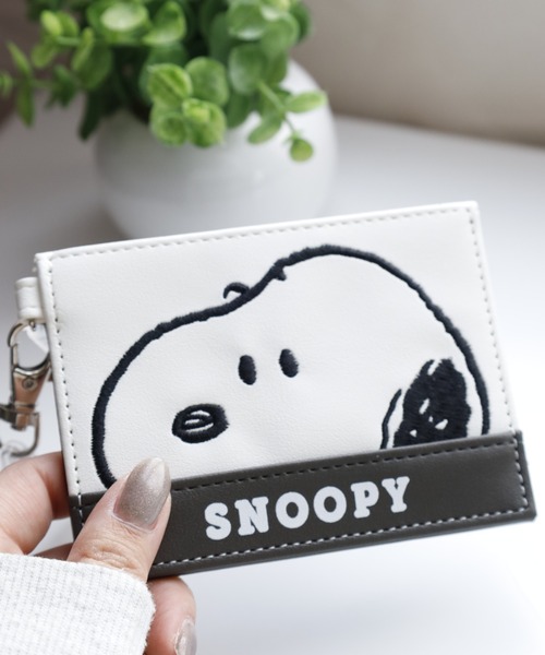 FUNALIVE（ファンアライブ）の「SNOOPY スヌーピー シングルパスケース 合皮 刺繍（パスケース・レディース・ライトベージュ/ホワイト・FREE）」の21枚目の写真