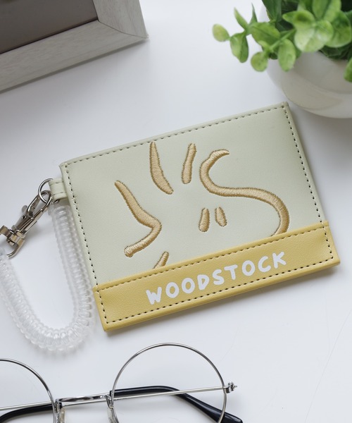 FUNALIVE（ファンアライブ）の「SNOOPY スヌーピー シングルパスケース 合皮 刺繍（パスケース・レディース・ライトベージュ/ホワイト・FREE）」の7枚目の写真