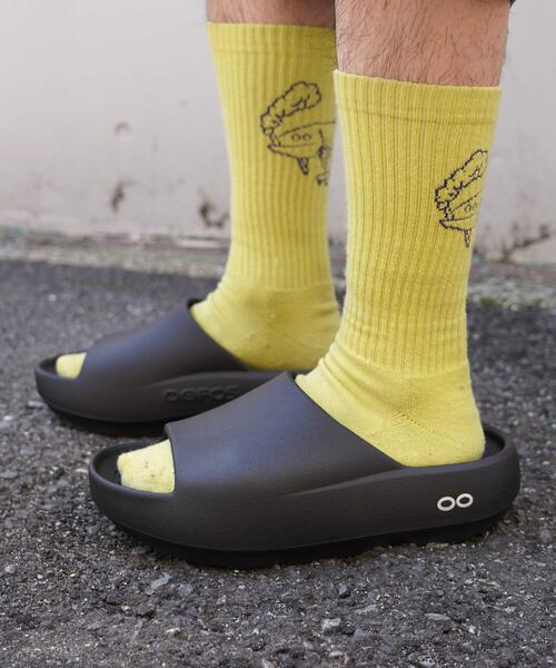 OOFOS(ウーフォス)の「OOFOS/ウーフォス OOAHH+ ウーアープラス リカバリーサンダル ユニセックス(サンダル・レディース・ブラック・28/27/26/25/24/23)」の1枚目の写真