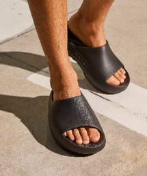 OOFOS（ウーフォス）の「OOFOS/ウーフォス　OOAHH+　ウーアープラス　リカバリーサンダル　ユニセックス（サンダル）」