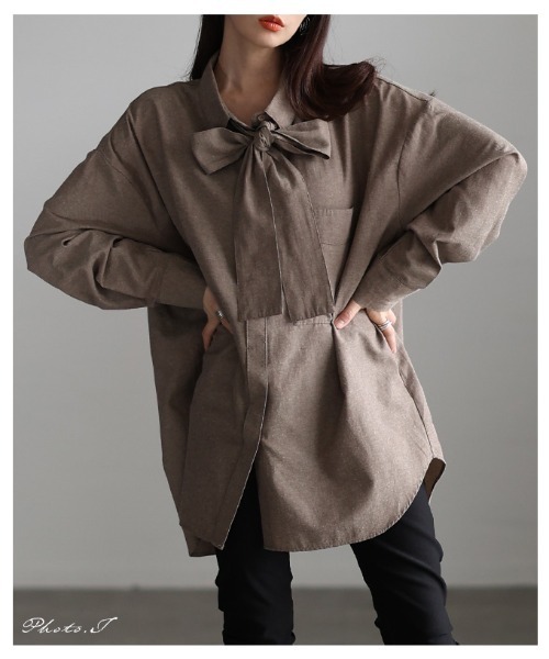 Sawa a la mode(サワアラモード)の「ボウタイ付きダンガリーロングシャツ(シャツ/ブラウス・レディース・ブラウン/ブルー/オフホワイト・FREE)」の4枚目の写真