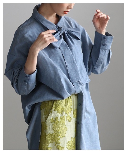 Sawa a la mode(サワアラモード)の「ボウタイ付きダンガリーロングシャツ(シャツ/ブラウス・レディース・ブラウン/ブルー/オフホワイト・FREE)」の12枚目の写真