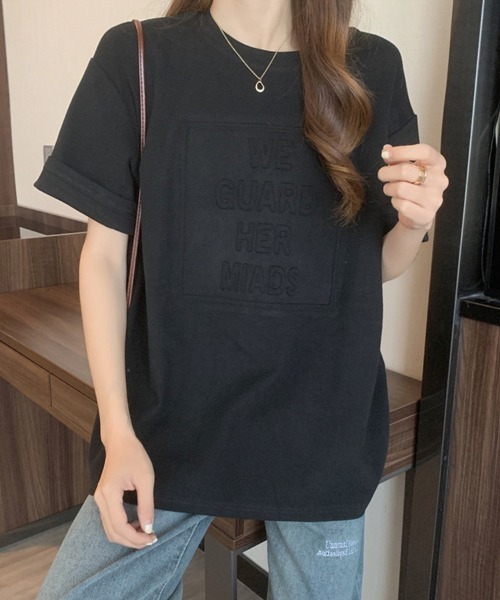 SallyLunn(サリーラン)の「【シンプルなのに存在感のある】3DエンボスロゴTシャツ(Tシャツ/カットソー・レディース・ホワイト/ブラック/ブルー・MEDIUM/LARGE)」の2枚目の写真