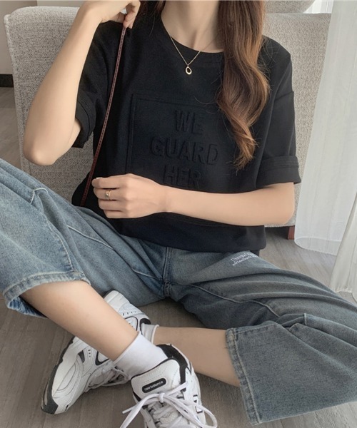 SallyLunn(サリーラン)の「【シンプルなのに存在感のある】3DエンボスロゴTシャツ(Tシャツ/カットソー・レディース・ホワイト/ブラック/ブルー・MEDIUM/LARGE)」の12枚目の写真