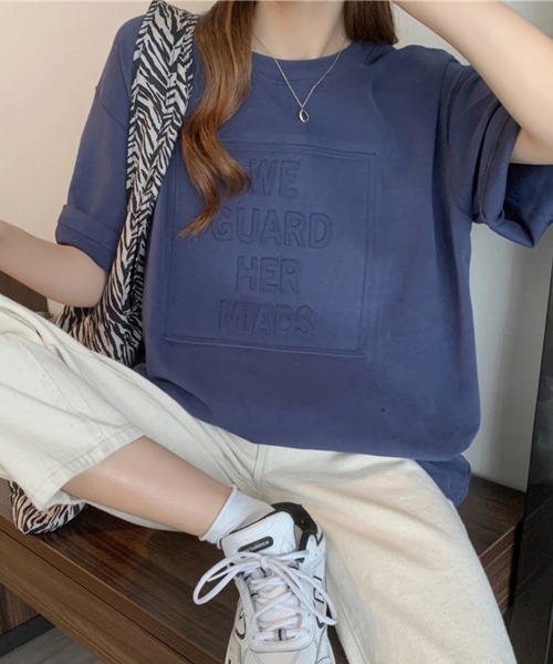 SallyLunn(サリーラン)の「【シンプルなのに存在感のある】3DエンボスロゴTシャツ(Tシャツ/カットソー・レディース・ホワイト/ブラック/ブルー・MEDIUM/LARGE)」の19枚目の写真