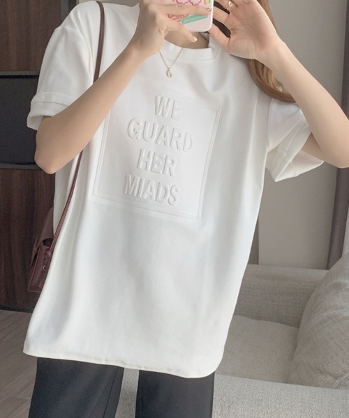 SallyLunn(サリーラン)の「【シンプルなのに存在感のある】3DエンボスロゴTシャツ(Tシャツ/カットソー・レディース・ホワイト/ブラック/ブルー・MEDIUM/LARGE)」の8枚目の写真
