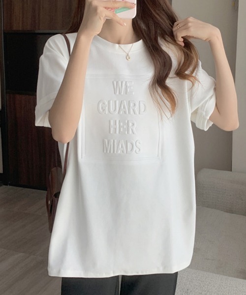 SallyLunn(サリーラン)の「【シンプルなのに存在感のある】3DエンボスロゴTシャツ(Tシャツ/カットソー・レディース・ホワイト/ブラック/ブルー・MEDIUM/LARGE)」の9枚目の写真