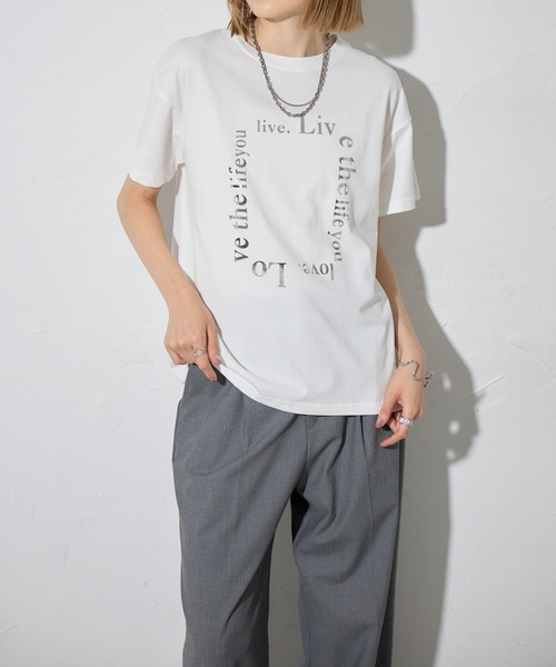 each(イーチ)の「箔プリントアソートロゴ半袖Tシャツ(Tシャツ/カットソー・レディース・イエロー/ホワイト/ブラック/ホワイト×シルバー/ブラック×シルバー/ブルー・FREE)」の4枚目の写真