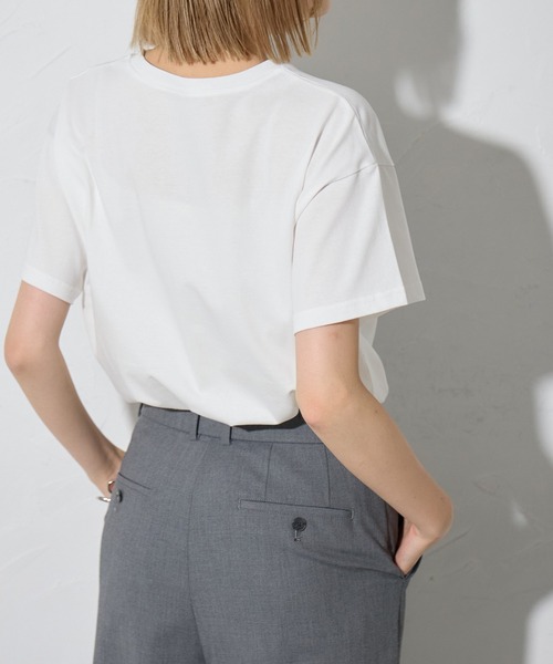 each(イーチ)の「箔プリントアソートロゴ半袖Tシャツ(Tシャツ/カットソー・レディース・イエロー/ホワイト/ブラック/ホワイト×シルバー/ブラック×シルバー/ブルー・FREE)」の17枚目の写真
