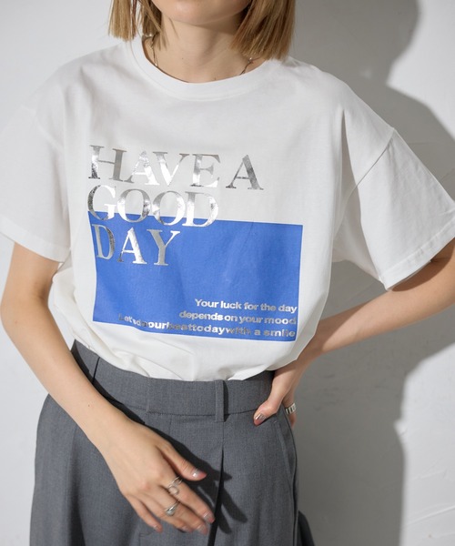 each(イーチ)の「箔プリントアソートロゴ半袖Tシャツ(Tシャツ/カットソー・レディース・イエロー/ホワイト/ブラック/ホワイト×シルバー/ブラック×シルバー/ブルー・FREE)」の7枚目の写真