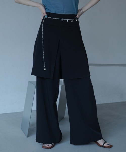 VACANCY(ヴァカンシー)の「ハーフパンツ風レイヤードスラックス(スラックス・レディース・ホワイト/ブラック・LARGE/MEDIUM/SMALL)」の14枚目の写真