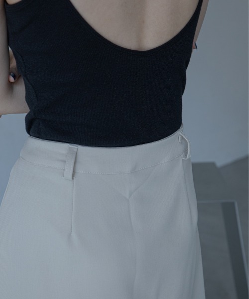 VACANCY(ヴァカンシー)の「ハーフパンツ風レイヤードスラックス(スラックス・レディース・ホワイト/ブラック・LARGE/MEDIUM/SMALL)」の7枚目の写真