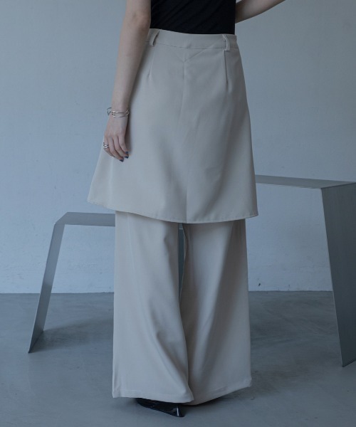 VACANCY(ヴァカンシー)の「ハーフパンツ風レイヤードスラックス(スラックス・レディース・ホワイト/ブラック・LARGE/MEDIUM/SMALL)」の5枚目の写真