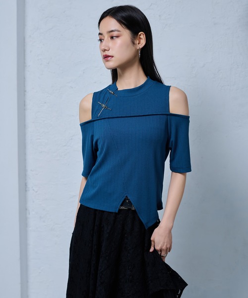 Ellno de Mavie（エルノデメヴィ）の「チャイナピンカットアウトリブトップス（Tシャツ/カットソー・レディース・ブラック/パープル/ブルー・FREE）」の5枚目の写真
