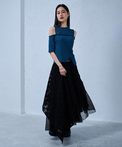Ellno de Mavie（エルノデメヴィ）の「チャイナピンカットアウトリブトップス（Tシャツ/カットソー・レディース・ブラック/パープル/ブルー・FREE）」の9枚目の写真