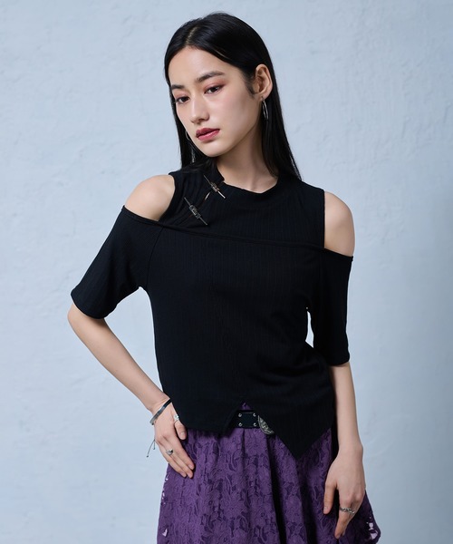 Ellno de Mavie（エルノデメヴィ）の「チャイナピンカットアウトリブトップス（Tシャツ/カットソー・レディース・ブラック/パープル/ブルー・FREE）」の13枚目の写真