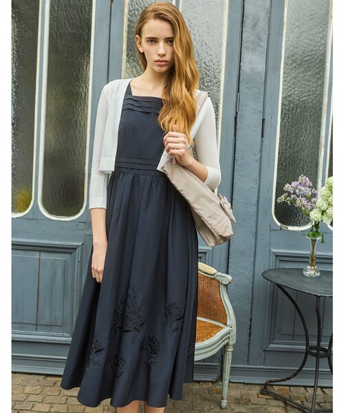 TOCCA（トッカ）の「HYDRANGEA GARDEN ドレス（ワンピース・レディース・ネイビー系7/ライトグリーン系7・0/2/4/6）」の6枚目の写真