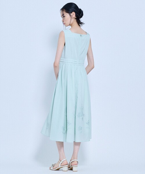 TOCCA（トッカ）の「HYDRANGEA GARDEN ドレス（ワンピース・レディース・ネイビー系7/ライトグリーン系7・0/2/4/6）」の12枚目の写真