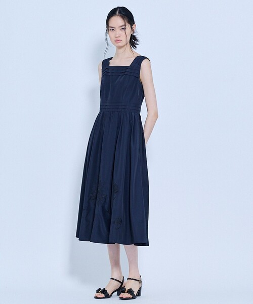 TOCCA（トッカ）の「HYDRANGEA GARDEN ドレス（ワンピース・レディース・ネイビー系7/ライトグリーン系7・0/2/4/6）」の14枚目の写真
