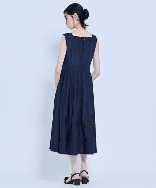 TOCCA（トッカ）の「HYDRANGEA GARDEN ドレス（ワンピース・レディース・ネイビー系7/ライトグリーン系7・0/2/4/6）」の16枚目の写真