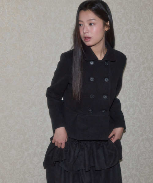 LETERIE(レテリー)の「DOUBLE-BUTTON PLEATED COAT_BLACK(チェスターコート・レディース・ブラック・FREE)」の5枚目の写真