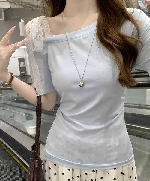 AMAJI(アマジ)の「ワンショルダー レース 切替 リボン付き 半袖Tシャツ(Tシャツ/カットソー・レディース・ライトブルー・X-LARGE/LARGE/MEDIUM/SMALL)」の2枚目の写真