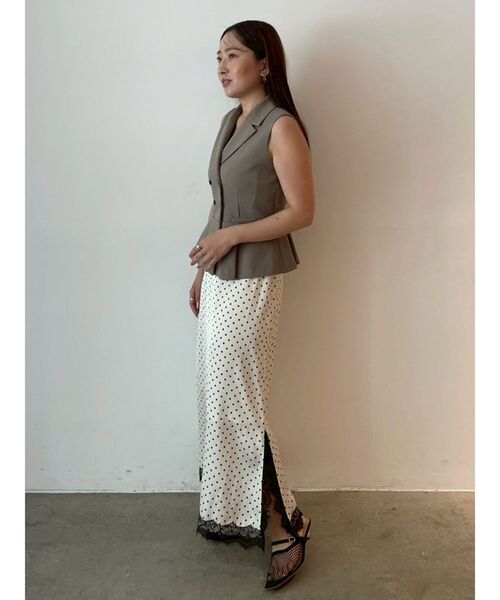 LAGUNAMOON（ラグナムーン）の「ドットナロースカート 【夏服】【オフィスカジュアル】（スカート・レディース・ブラック/ホワイト・SMALL/MEDIUM）」の21枚目の写真