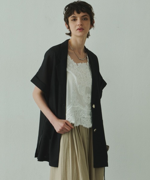 Plumel（プルメル）の「Sheer Mesh French Tailored Gilet / シアーメッシュフレンチテーラードジレ（テーラードジャケット・レディース・ベージュ/ブラック/オフホワイト・MEDIUM）」の6枚目の写真