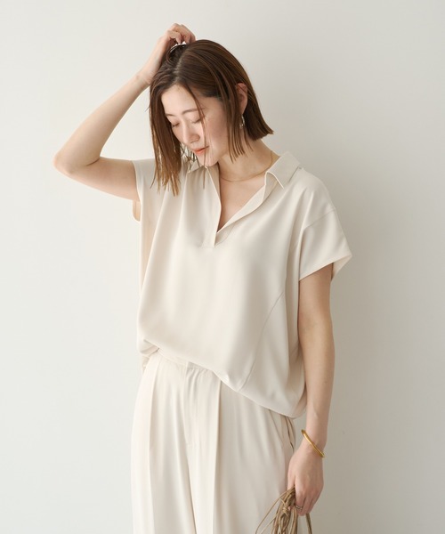 YECCA VECCA(イェッカヴェッカ)の「【接触冷感】COOLスキッパーブラウス【セットアップ対応】(シャツ/ブラウス・レディース・アイボリー/チャコールグレー/ブルー・FREE)」の2枚目の写真
