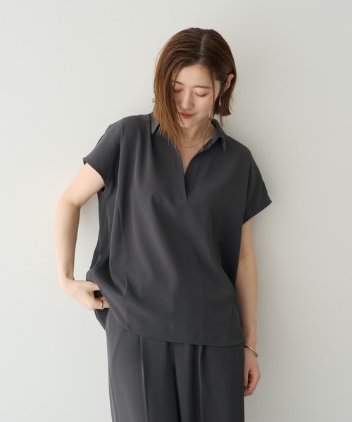 YECCA VECCA(イェッカヴェッカ)の「【接触冷感】COOLスキッパーブラウス【セットアップ対応】(シャツ/ブラウス・レディース・アイボリー/チャコールグレー/ブルー・FREE)」の17枚目の写真