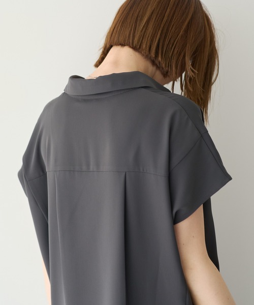 YECCA VECCA(イェッカヴェッカ)の「【接触冷感】COOLスキッパーブラウス【セットアップ対応】(シャツ/ブラウス・レディース・アイボリー/チャコールグレー/ブルー・FREE)」の10枚目の写真