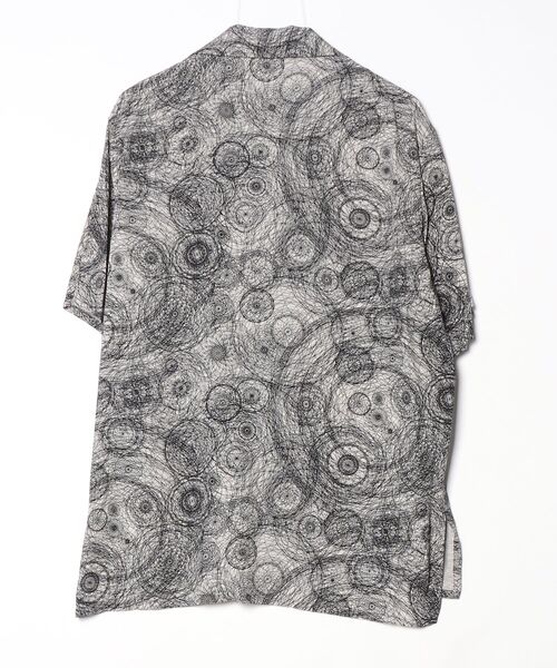 ETHOSENS(エトセンス)の「【ETHOSENS】Printed shirt(シャツ/ブラウス・メンズ・ブラック・2)」の2枚目の写真
