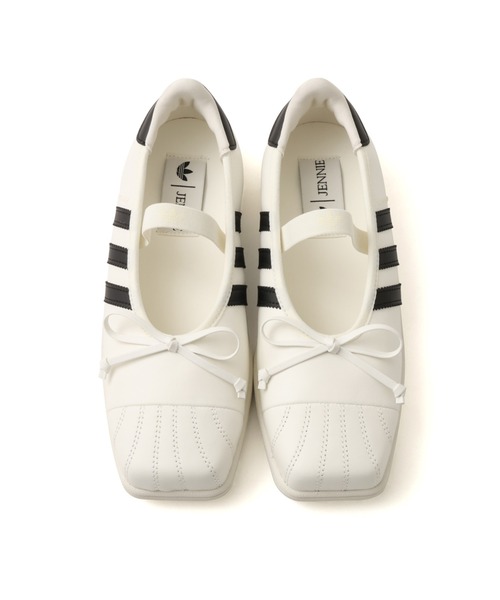 adidas(アディダス)の「adidas JENNIE SUPERSTAR SQ BALLET / アディダス ジェニー スーパースター SQ バレエ(スニーカー・レディース・オフホワイト・23.5cm/24.5cm/25.5cm/23.0cm/24.0cm/25.0cm)」の1枚目の写真