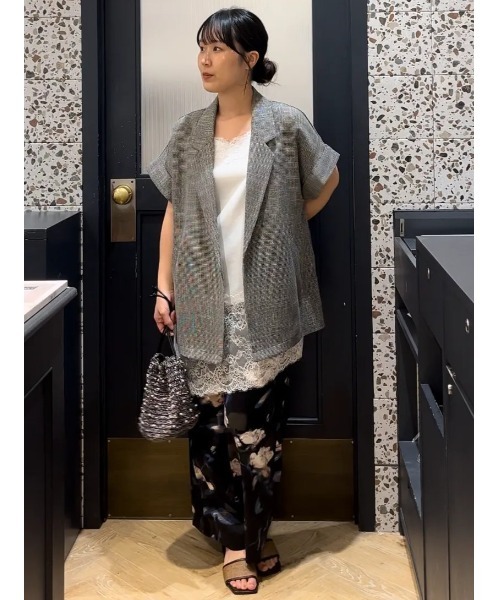 Te chichi(テチチ)の「カラミメッシュジャケット《2026 SUMMER LOOK item》(ノーカラージャケット・レディース・ブラウン/ブラック・F)」の14枚目の写真