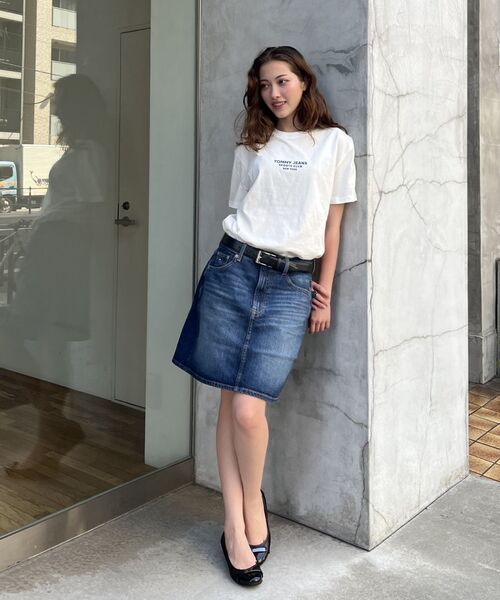 tommy jeans(トミー ジーンズ)の「【オンライン限定】ユニセックス スポーツクラブレギュラーフィットショートスリーブTシャツ(Tシャツ/カットソー・メンズ・ホワイト/マルチ・X-LARGE/LARGE/MEDIUM/SMALL)」の5枚目の写真