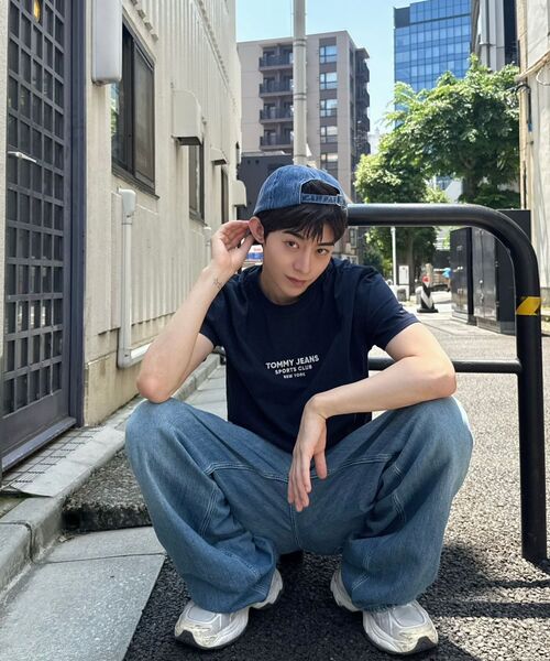 tommy jeans(トミー ジーンズ)の「【オンライン限定】ユニセックス スポーツクラブレギュラーフィットショートスリーブTシャツ(Tシャツ/カットソー・メンズ・ホワイト/マルチ・X-LARGE/LARGE/MEDIUM/SMALL)」の14枚目の写真