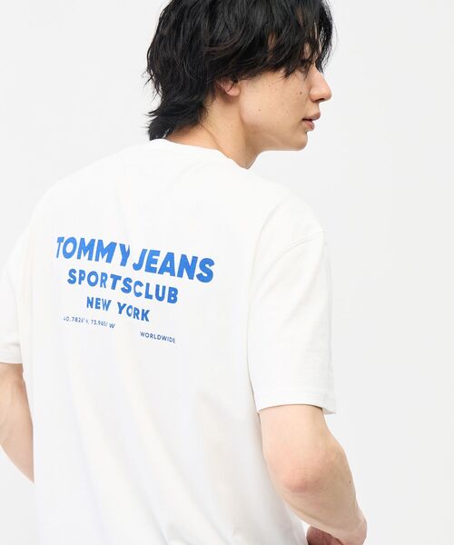 tommy jeans(トミー ジーンズ)の「【オンライン限定】ユニセックス スポーツクラブレギュラーフィットショートスリーブTシャツ(Tシャツ/カットソー・メンズ・ホワイト/マルチ・X-LARGE/LARGE/MEDIUM/SMALL)」の22枚目の写真