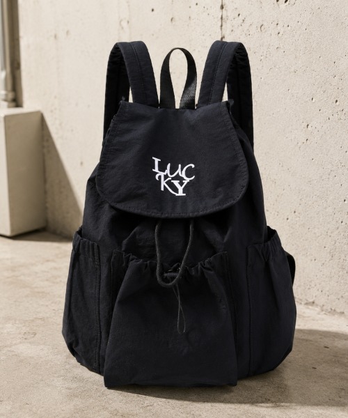 center i(センターアイ)の「フラップドローストリングバックパック(バックパック/リュック・レディース・ネイビー/ブラック・FREE)」の5枚目の写真