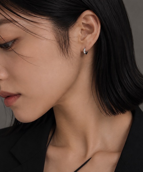 MIMILINE(ミミライン)の「ボリュームミニフープピアス(ピアス(両耳用)・レディース・ピンクゴールド/シルバー・FREE)」の1枚目の写真
