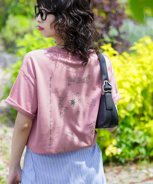 Chillfar(チルファー)の「Chillfar バッグロゴデザインカラフルTEEシャツ(Tシャツ/カットソー・レディース・ブルー/イエロー/ピンク/レッド/レッド系1/レッド系/ピンク系1/ピンク系/イエロー系1/イエロー系・FREE)」の7枚目の写真