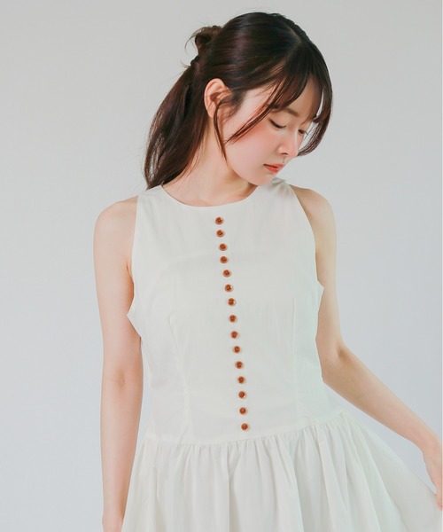 mic by Olu.(ミックバイオルドット)の「< ZOZOTOWN限定 >クラシックボタンワンピース(ワンピース・レディース・ホワイト/ブラック・SMALL/MEDIUM)」の12枚目の写真